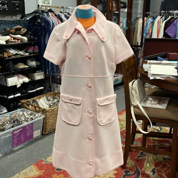 60/70 pink vintage dress in size medium, button down, Jackie O style dress, fun - Picture 10 of 10